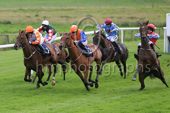 01st Diamondinthemud (5 , light blue, red star ) Jockey: Conor Orr , Trainer: Nigel Thomas Slevin