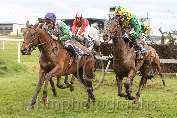 01 Tammys Hill & Mr J J Smyth - winner (3,white, emerald green sleeves ) - FT8E3077-27
