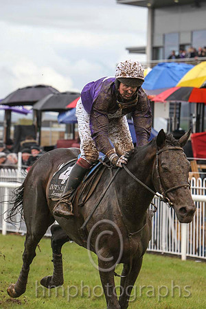 06 The Mull & Mr C Cully - 6th (4, purple, white star and cap ) - FT8E3099-45