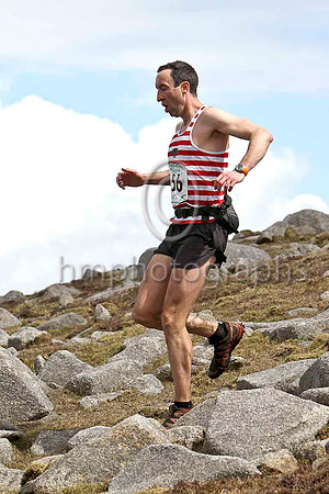 Ben Mounsey - 12th in 53:06 - Calder Valley Fell Runners - FT8E3709-e