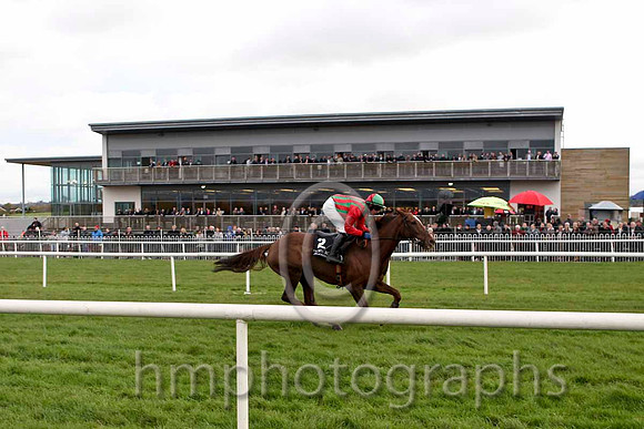Benefficient & P Townend - Winner (2,emerald green, red striped ) - CU2D4549-e2