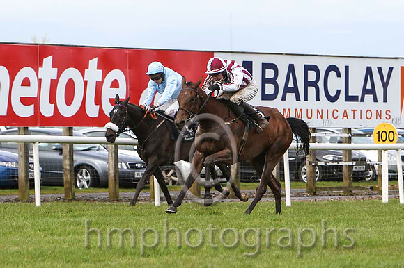 02 Brand Ambassador & Mr K E Power - 2nd (6, light blue, white hoop ) & 01 Honey Bach & Mr D G Lavery - winner (5, white and maroon stripes) - FT8E3159-17