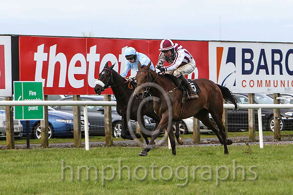 02 Brand Ambassador & Mr K E Power - 2nd (6, light blue, white hoop ) & 01 Honey Bach & Mr D G Lavery - winner (5, white and maroon stripes) FT8E3160-18