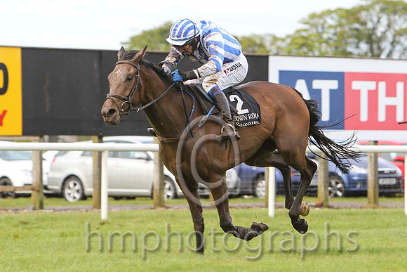05 Francie Gwynne & Mr B G Crawford - 5th (2, white and royal blue stripes) - FT8E3174-26