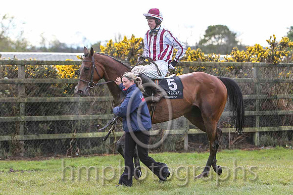 01 Honey Bach & Mr D G Lavery - winner (5, white and maroon stripes) - FT8E3201-45