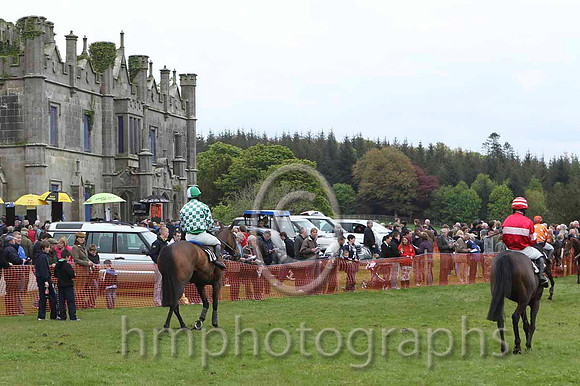 04 TAREESH LADY & J W Bright - 4th (10, green and white check) & 03 NEWTOWN MEGAN & J E FLynn - 3rd (8, red , white hoop  - CU2D2783-27