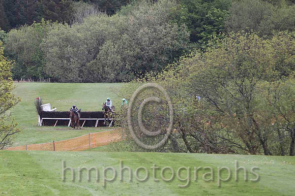 01 HUDDER GHAN & J P McKeown - winner (4, black, white chevrons) - FT8E4315-18