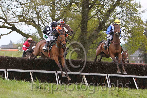 01 HUDDER GHAN & J P McKeown - winner (4, black, white chevrons) - FT8E4318-19