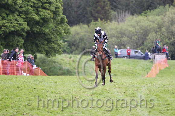 01 HUDDER GHAN & J P McKeown - winner (4, black, white chevrons) - FT8E4327-24