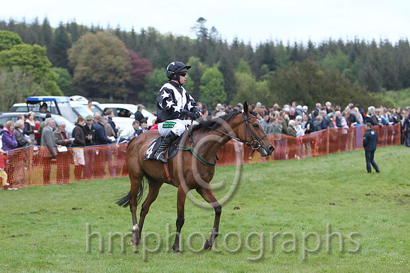 01 HUDDER GHAN & J P McKeown - winner (4, black, white chevrons) - FT8E4330-26