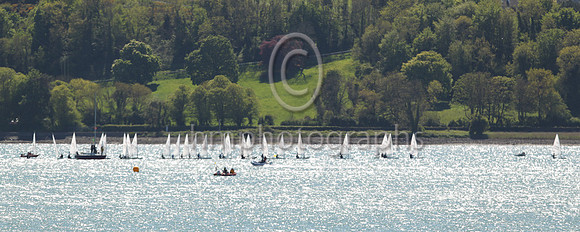 Boats waiting for the start