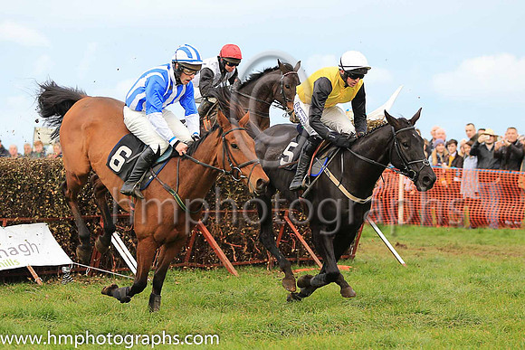 03rd THE BANTOWN LANE (GB) and B G Crawford ( 6 , WHITE  LIGHT BLUE STRIPES; white  light blue striped sleeves; white  light blue striped cap ) Trainer: S.R.B. Crawford,, Owner : Dermot Owens