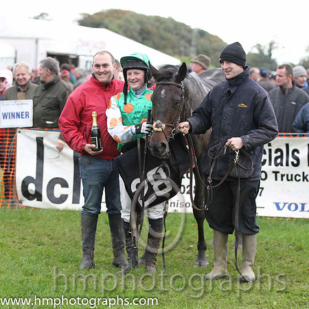 01 Lawless Island & R A Latta - winner (28, emerald green, orange spots) - FT8E9418-64