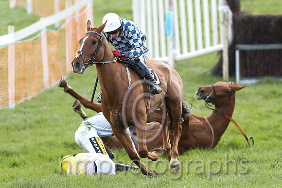 STORM HOME and M J O'Hare ( 11 , PINK  YELLOW CHECK; pink sleeves; yellow cap ) Trainer: Warren Ewing,, Owner : Warren Ewing