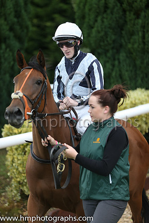 9th Hamley ( 6 ) - dark blue, light blue cross sashes ( Billy Lee ) : Trainer - Mrs John Harrington