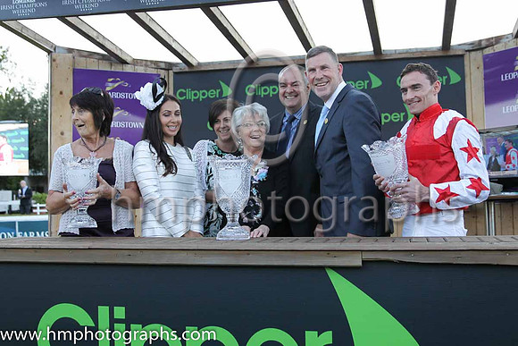 1st Custom Cut ( 2 ) - red, white epaulettes ( Daniel Tudhope ) : Trainer - David O'Meara