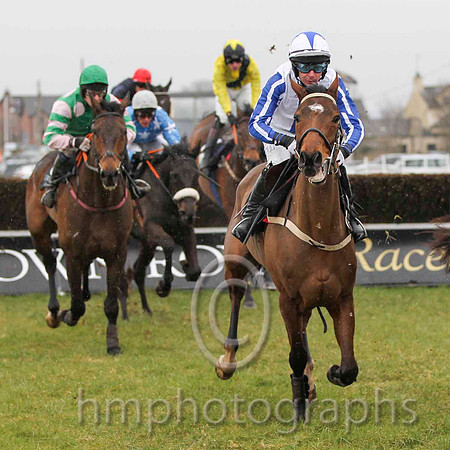 01 Seriatim & A P Thornton - winner (6, white, royal blue panel) - FT8E2234-23