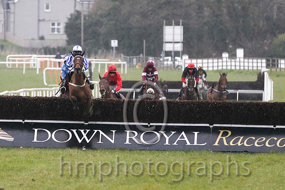 01 Seriatim & A P Thornton - winner (6, white, royal blue panel) - FT8E2243-26