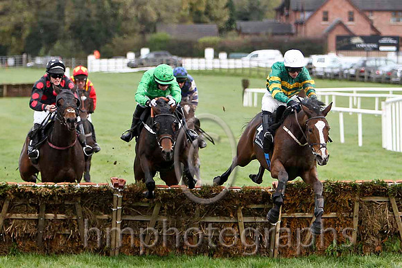 Stocktons Wing & M P Walsh - Winner (4, emerald green & orange hoops) - FT8E7554-e3b
