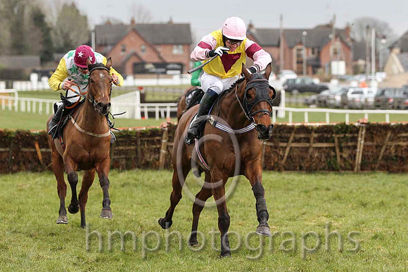 01 Monelissio & J S McGarvey - winner (10, yellow, maroon inverted triangle) - FT8E2099-45
