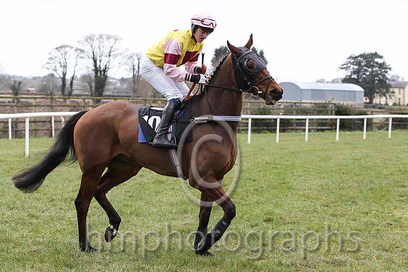 01 Monelissio & J S McGarvey - winner (10, yellow, maroon inverted triangle)01 - FT8E2042-1