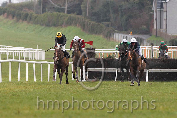 01 Treacle & D J Casey - winner (8, black, black and yellow check cap) - FT8E2297-21