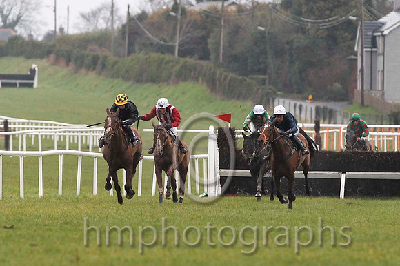 01 Treacle & D J Casey - winner (8, black, black and yellow check cap) - FT8E2300-23