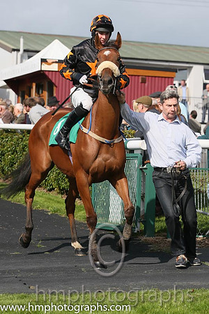 05th Vic Approach ( 12 , yellow and red diamonds ) and D.J. Mullins (3) - Trainer : D.E.Fitzgerald - Owner : Whole Job Lot Syndicate