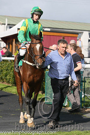 11th Ciankyle ( 3 , emerald green, yellow braces ) and C.D. Maxwell (3) - Trainer : P.Cluskey - Owner : Hugh Calvey