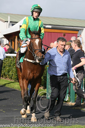 11th Ciankyle ( 3 , emerald green, yellow braces ) and C.D. Maxwell (3) - Trainer : P.Cluskey - Owner : Hugh Calvey