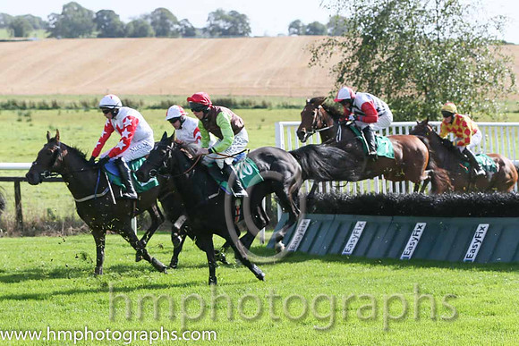 06th Presenting Julio ( 11 , white, red starf ) and A.P. Heskin - Trainer : Denis W. Cullen - Owner : Alan McEvoy