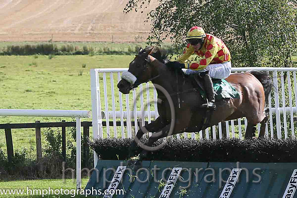 13th Sulki Rose ( 14 , yellow and maroon diamonds ) and G.N. Fox (3) - Trainer : H.Fitzpatrick - Owner : H.Fitzpatrick