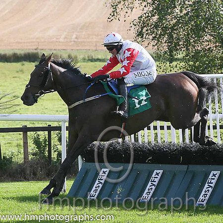 06th Presenting Julio ( 11 , white, red starf ) and A.P. Heskin - Trainer : Denis W. Cullen - Owner : Alan McEvoy