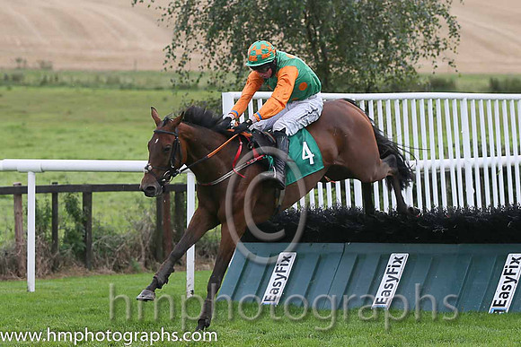 05th Coolfore Jack ( 4 , emerald green, orange spots ) and M.P. Fogarty - Trainer : C.A.Murphy - Owner : A.T. Battersby/S. Delaney