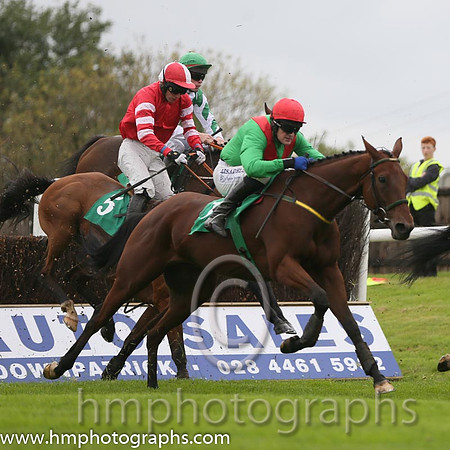 03rd Zigger Zagger ( 7 , emerald green, red chevron ) and G.N. Fox (3) - Trainer : Noel Meade - Owner : Peter M.Law
