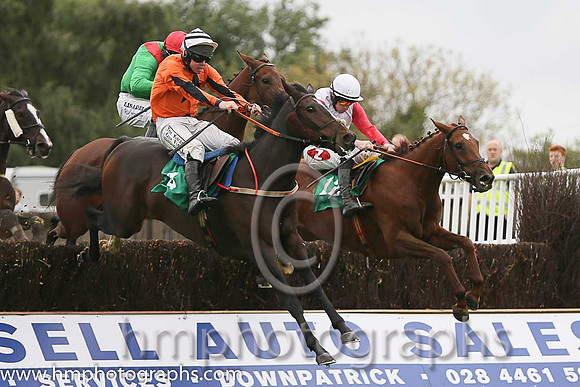 01st Sister Annie ( 12 , ehite, red sleeves ) and S.W. Flanagan - Trainer : John Laurence Cullen - Owner : Mrs Riona Molony