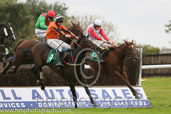 01st Sister Annie ( 12 , ehite, red sleeves ) and S.W. Flanagan - Trainer : John Laurence Cullen - Owner : Mrs Riona Molony