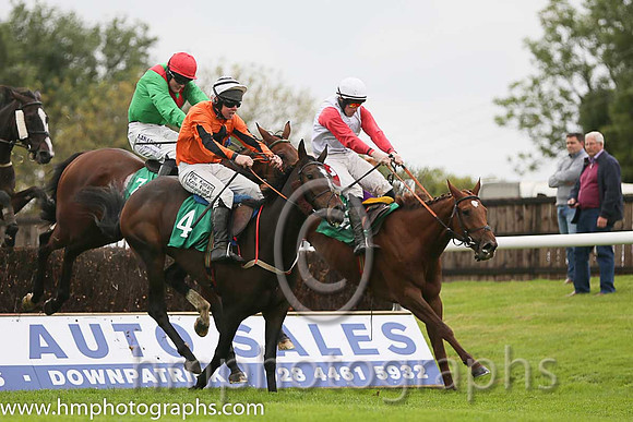 01st Sister Annie ( 12 , ehite, red sleeves ) and S.W. Flanagan - Trainer : John Laurence Cullen - Owner : Mrs Riona Molony