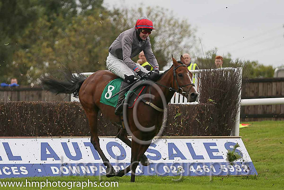 08th Trainspotting (GB) ( 9 , white, red chevrons on sleeves ) and R.C. Colgan - Trainer : Michael G. Cleary - Owner : Kilcock Racing Won Syndicate