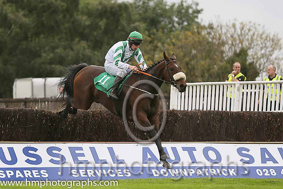 09th PU Meadowlands ( 11 , white, emerald green chevron ) and S.E. Butler (5) - Trainer : Peter Fahey - Owner : P.J.W. Byrne