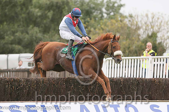 08th Trainspotting (GB) ( 9 , white, red chevrons on sleeves ) and R.C. Colgan - Trainer : Michael G. Cleary - Owner : Kilcock Racing Won Syndicate