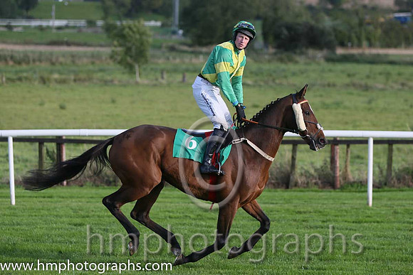 05th Captain Luke ( 6 , emerald green, yellow cross sashes ) and M.P. Fogarty - Trainer : G.T.Lynch - Owner : Mrs Mary T.Kelly