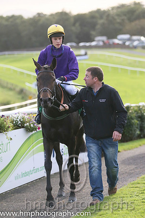 01st Whizzzey Rascal ( 10 , purple, yellow cap ) and F.Maguire (7) - Trainer : Miss Elizabeth Doyle - Owner : BK Racing Partnership
