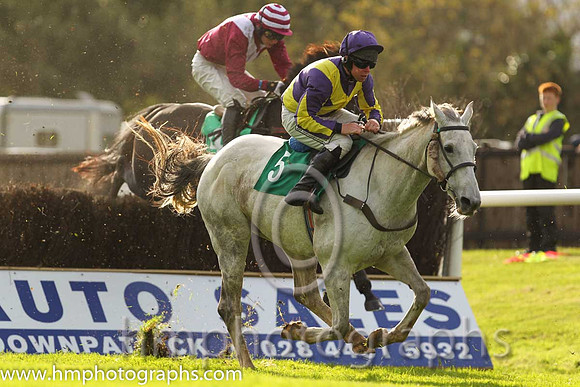 07th Nimble Nell ( 5 , purple, yellow cross sashes ) and A.E. Lynch - Trainer : Raymond Hurley - Owner : James Anthony Casey