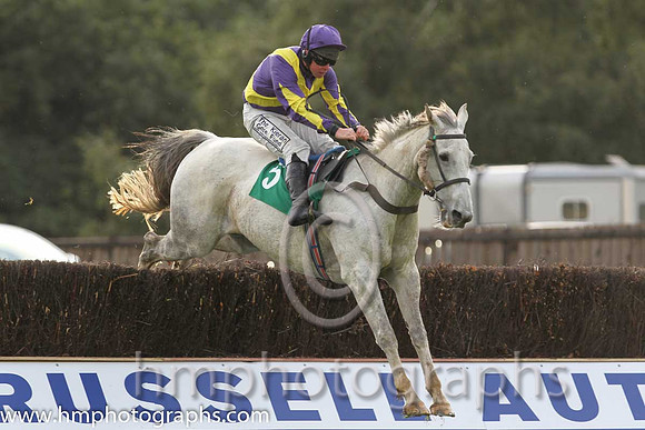 07th Nimble Nell ( 5 , purple, yellow cross sashes ) and A.E. Lynch - Trainer : Raymond Hurley - Owner : James Anthony Casey