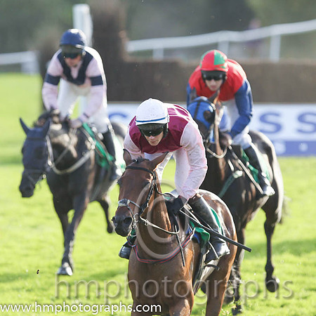 09th PU Willow Grange ( 3 , maroon, pink sleeves ) and D.J. Mullins (3) - Trainer : John Patrick Ryan - Owner : John Patrick Ryan