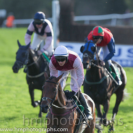 09th PU Willow Grange ( 3 , maroon, pink sleeves ) and D.J. Mullins (3) - Trainer : John Patrick Ryan - Owner : John Patrick Ryan