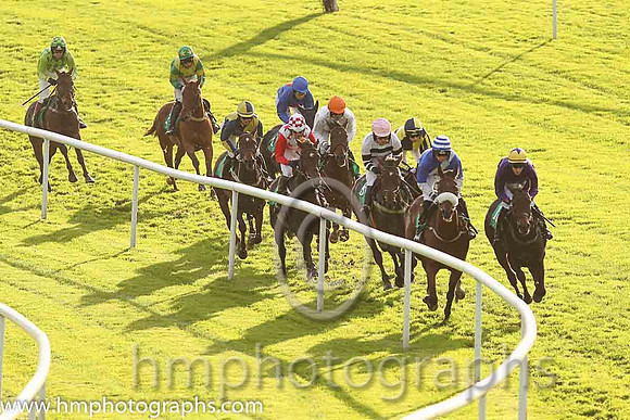 01st Whizzzey Rascal ( 10 , purple, yellow cap ) and F.Maguire (7) - Trainer : Miss Elizabeth Doyle - Owner : BK Racing Partnership