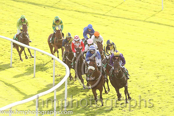 01st Whizzzey Rascal ( 10 , purple, yellow cap ) and F.Maguire (7) - Trainer : Miss Elizabeth Doyle - Owner : BK Racing Partnership