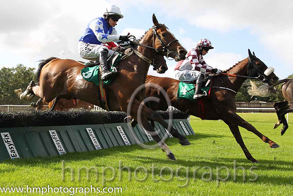 01st Dancing Meadows ( 4 , maroon  white qtrd ) and B.J. Cooper - Trainer : Gordon Elliott - Owner : D. Charlesworth